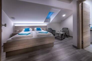 پانسیون Rooms S Center