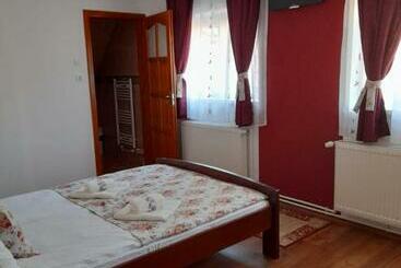 پانسیون Casa Emy