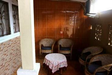پانسیون Guest House Dissa