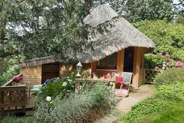 تختخواب و صبحانه La Cabane De Cécile La Hutte