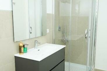 تختخواب و صبحانه Scirocco Guest House