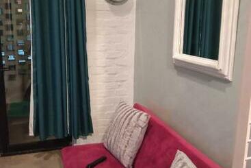 בית מלון כפרי Maboneng City Building Free Wifi And Swimming Pool