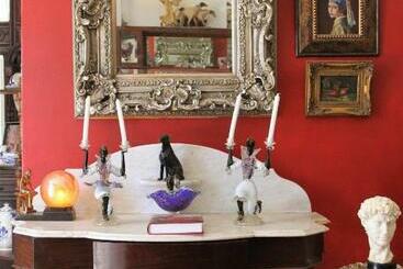 پانسیون Michaelangelo Guest House