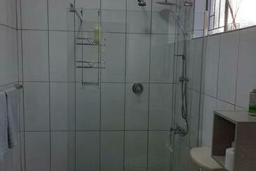 پانسیون Nikita S Self Catering Haven 2