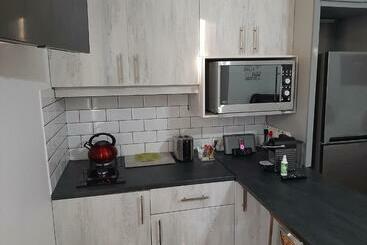 پانسیون Nikita S Self Catering Haven 2