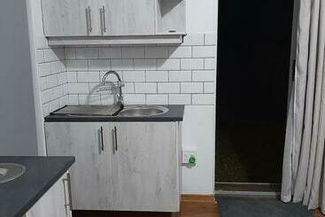 پانسیون Nikita S Self Catering Haven 2
