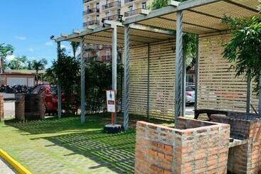 Quayside Condo Near Airport