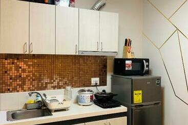 Quayside Condo Near Airport