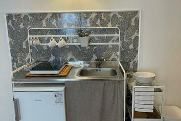 تختخواب و صبحانه Relais Medea