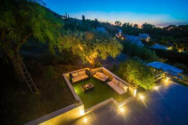 Pater Meus Suites