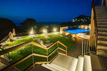 Pater Meus Suites