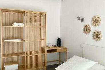 پانسیون Chambre Indépendante Avec Terrasse Privée Et Piscine