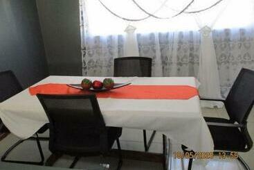 پانسیون Imimangaliso Guest House