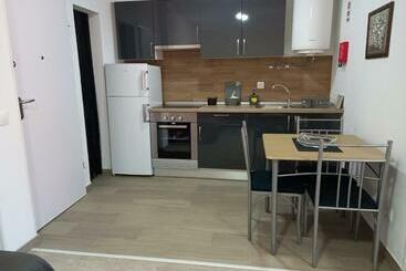 پانسیون Rustic House Fundão
