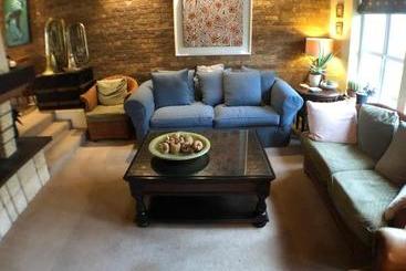 تختخواب و صبحانه Beach Haven Accommodations