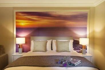 هتل The Wild Atlantic Lodge