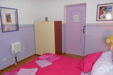 Robby's House Bed & Breakfast