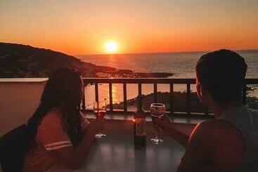 Sunset Seaview Apartments