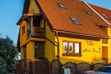 Vila House Family