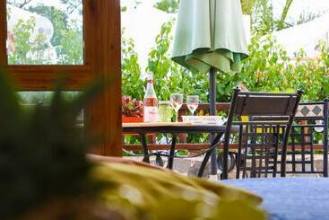 Los Geranios, Close To Beach, Puerto Colon, Yellowcat 2