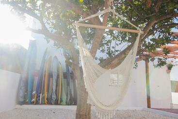 پانسیون Lemontree Eco Surfhouse
