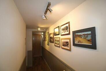 هتل Rooms @ The Dolau Inn