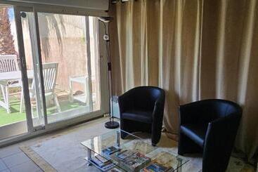 Bed and Breakfast Studio Tranquillo Avec Piscine Et Salle De Sport