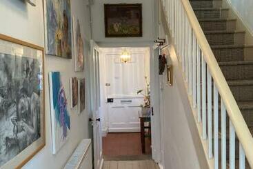Art House B & B