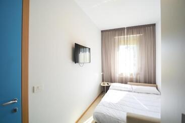 هتل آپارتمان Prime Blue Suite   Appartamenti Con Jacuzzi Privata