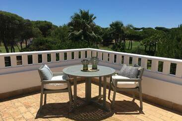 تختخواب و صبحانه Villa De La Luz Luxury Guesthouse