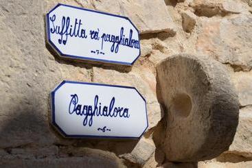 تختخواب و صبحانه Casina Di Grotta Di Ferro