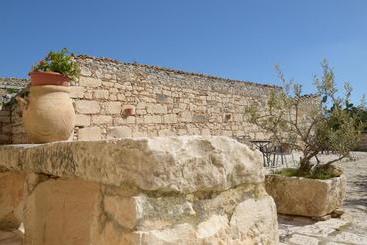 تختخواب و صبحانه Casina Di Grotta Di Ferro