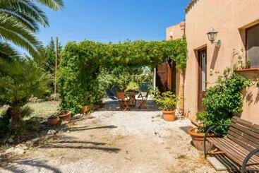 Отель Casale Colomba