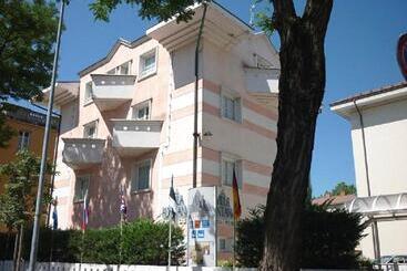 هتل Garni Villa Fontana