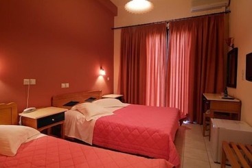 בית מלון כפרי Varonos