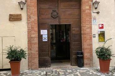 Ostello Palazzo Pierantoni