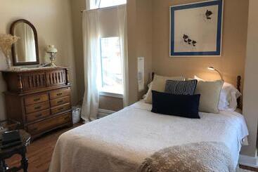 تختخواب و صبحانه Chessie Room