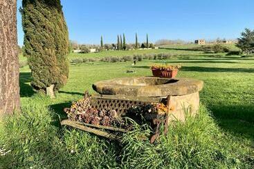 تختخواب و صبحانه Il Casale Di Gardenia
