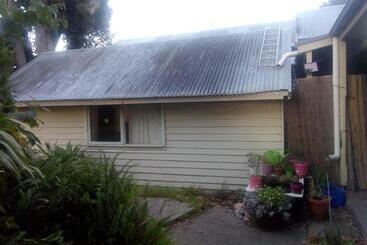 مبيت وإفطار Sylvia Lodge A Step Back In Time Pet Friendly Homestay