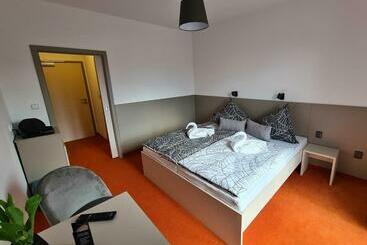 تختخواب و صبحانه Pension Berlin