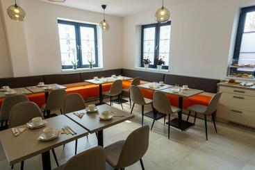 تختخواب و صبحانه Pension Berlin