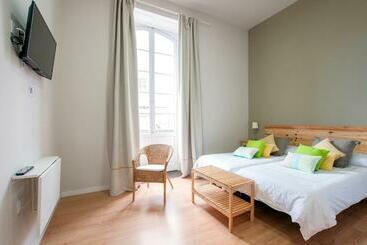 هتل Urban Suites