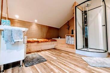تختخواب و صبحانه La Maison Cachée Du Pavillon Bellevue