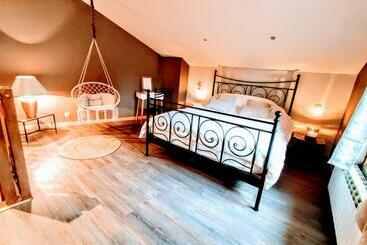 تختخواب و صبحانه La Maison Cachée Du Pavillon Bellevue