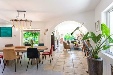 تختخواب و صبحانه Le Domaine Des Mûriers   Charme, Chic, Calme En Provence Côte D Azur