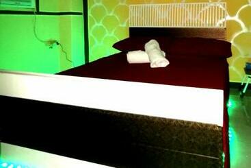 בית מלון כפרי Cabanatuan City Pny Transient Inn 2