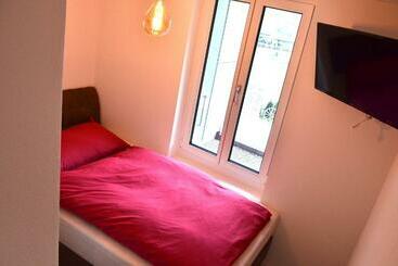 هتل Guesthouse Meitschi Thun   Contactless Self Check In