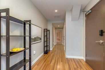 Park Pacific   Spacious Dt Apts With Free Parking By Zencity