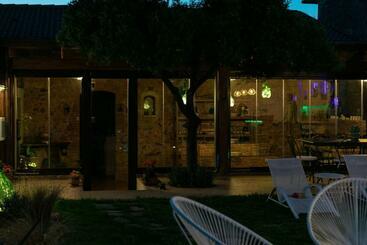 تختخواب و صبحانه Cantine Cipri Resort