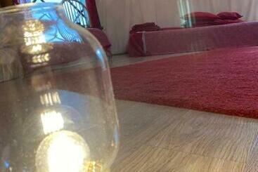 تختخواب و صبحانه Healing Waters Sanctuary For Exclusive Private Hire And Self Catering Board, Vegetarian, Alcohol & W